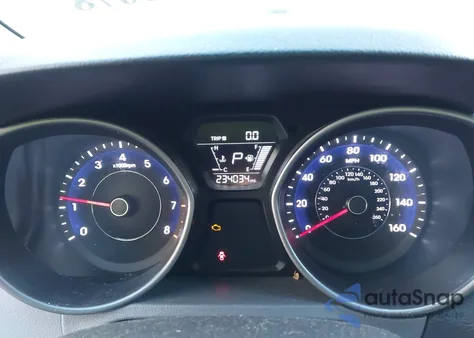 2016 Hyundai Elantra Se z USA, uszkodzony, nr VIN 5NPDH4AE2GH676264